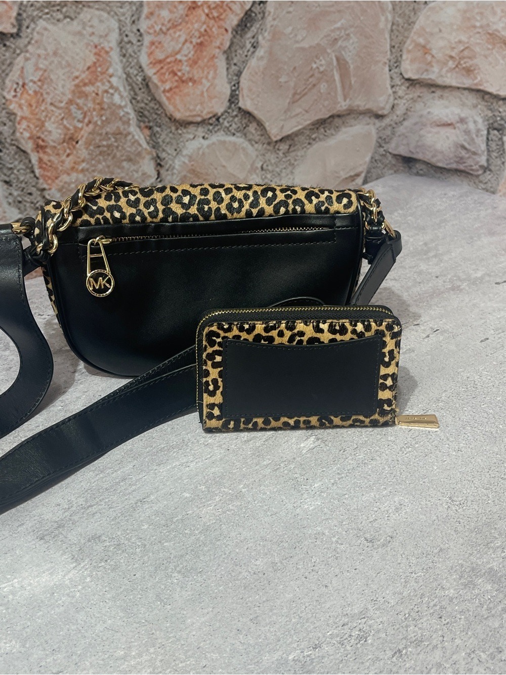 Michael Kors Slater Sling Pack Leopard Print Bag & Wallet Set Calf Hair - Picture 3 of 13